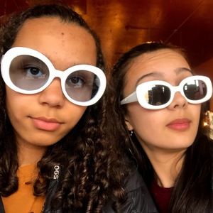 Meet your Posher, Emma